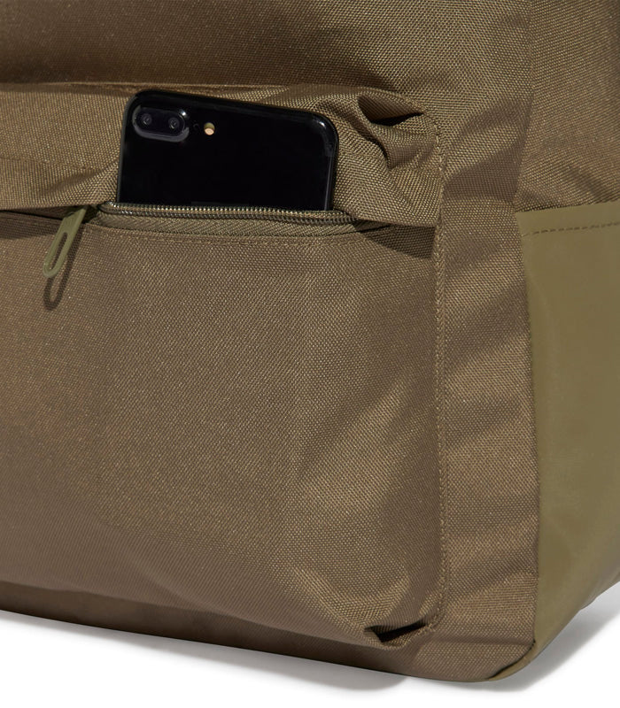 Mochila Adidas  Classic 3 Bar Logo  IS7051